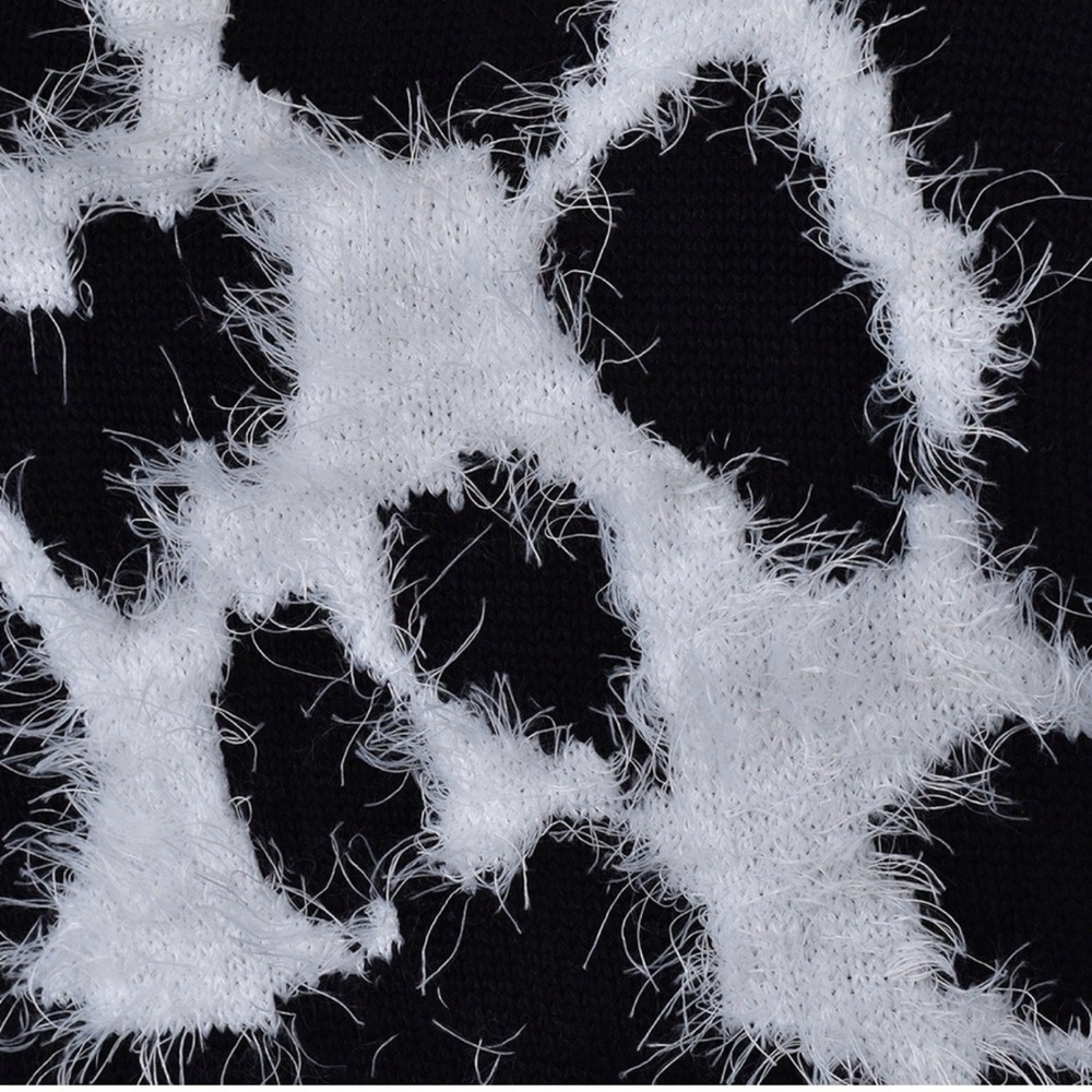 New Black and White Animal Print Sweater size S - Picture 3 of 9